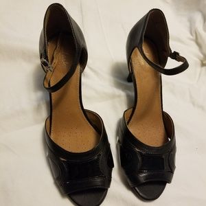 Clarks Cynthia Arlene Mary Jane Sandals in Black